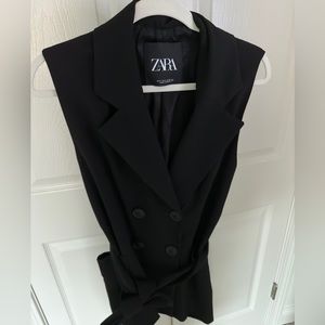 Brand new blazer coat worn only once, perfect zara size small